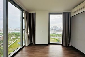 Corner 2 bedroom apartment with open river view for rent at Empire City Tilia