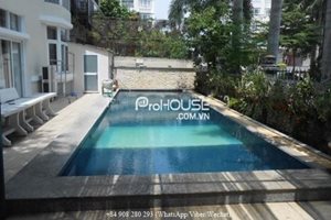 Single villa for rent with swimming pool, spacious room, nice and safe location