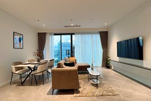 Super nice The Crest-Metropole apartment for rent with 3 bedrooms