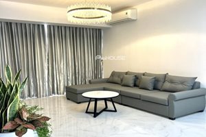 Big size 3 bedroom apartment for rent in Garden Court with nice view