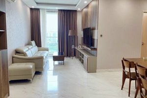 Open view Midtown apartment for rent with 3 bedrooms full of luxurious wooden furniture