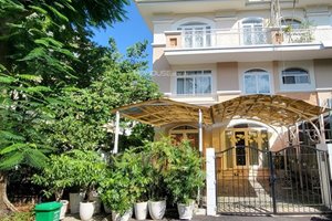 4-bedroom corner villa for sale in Phu My Hung with swimming pool and fully furnished