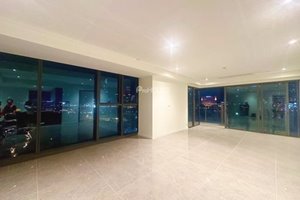 Super nice view 3-bedroom apartment for rent at The Opera - Metropole with basic furniture