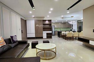 Affordable 3BR apartment for rent at The View – Riviera Point with modern furniture