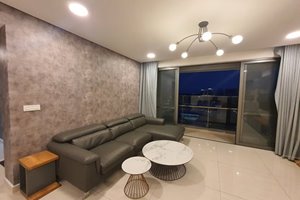 Riverpark Premier 3 bedroom fully furnished apartment with parking for rent