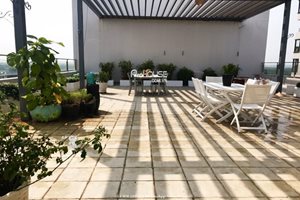 Luxury apartment in The Panorama for rent with very big garden
