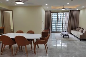 Low rental 3 bedroom apartment in Midtown The Peak with beautiful view on high floor