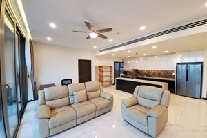 Large 3-bedroom apartment for rent in Empire City with high-class furniture