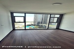 Empire City apartment for rent 2brs partly furnished middle floor cool river view