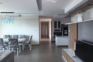 4 bedroom apartment for rent in Riviera Point with full furniture and open view