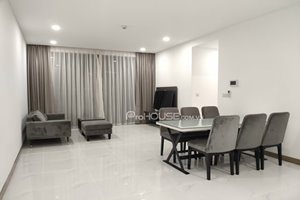 Large 3 bedroom apartment for rent in Sunwah Pearl with full furniture