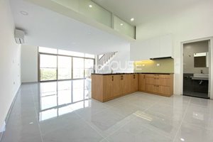 Shophouse for rent river view with good price in Midtown