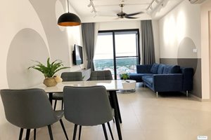 Beautiful 2 bedroom apartment for rent with Chateau villa view
