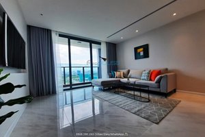 Fully-furnished 3br apartment for rent in Sunwah Pearl with river view
