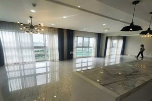 Large 240 sqm Penthouse for rent in Happy Valley with beautiful view