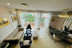 Beautiful and luxurious duplex apartment for rent in Phu My Hung with 5 bedrooms full furniture