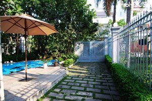 SWIMMING POOL: A luxury villa for rent in Phu My Hung with swimming pool, $3,000 per month, 4 bedrooms, fully modern furniture