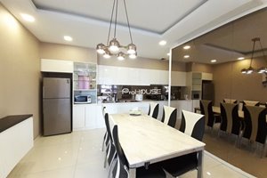 Low price 3 bedroom apartment apartment for rent in District 7