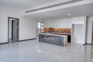 Large 3 bedroom apartment for rent in Empire City with swimming pool view