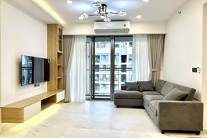 Bright 3 bedroom apartment at Midtown fully furnished brand new with parking slot for rent