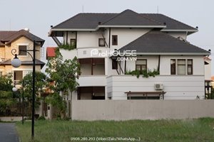 Modern villa with swimming pool for rent in Phu My Hung, 4 bedrooms, large garden, nice view
