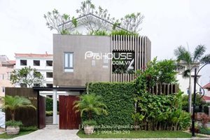 5 bedroom villa for rent in Phu My Hung with swimming pool, large garden, beautiful furniture