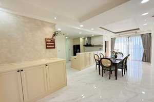 Midtown corner 3 bedroom apartment river view three balconies basement parking for rent