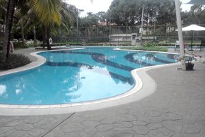 GOOD RENTAL: A 4 bedroom villa for rent in Phu  Gia, just renovated, fully furnished, nice garde. The rent is USD 3,000 per month
