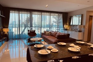 Nice apartment for sale with 2 bedrooms in Sunwah Pearl full of high-class furniture