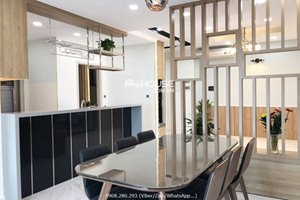 Corner apartment in Midtown for rent with 3 bedrooms low rental