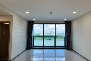 Unfurnished 3 bedroom apartment for rent in Sunwah Pearl with amazing view 