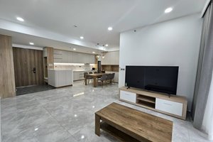 Cheap large apartment for rent in The Peak with 3 bedrooms