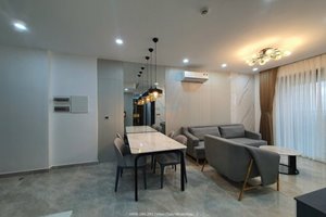 High floor 2 bedroom apartment in The Peak for rent near Taipei International School