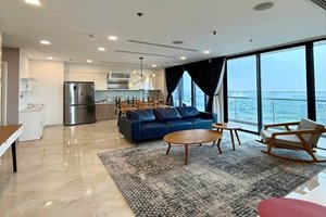 Vinhomes Golden River spacious 4 bedroom apartment for rent with stunning views