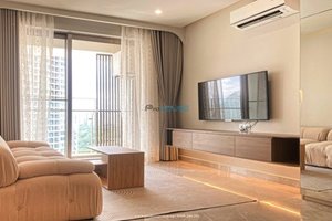 High floor with nice view apartment for rent in Midtown The Peak 