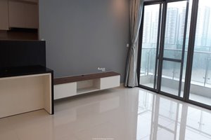No option apartment for rent in Riverpark Premier with nice view to the river