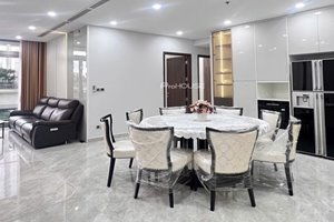 Large 3-bedroom apartment for sale in Midtown with luxurious furniture