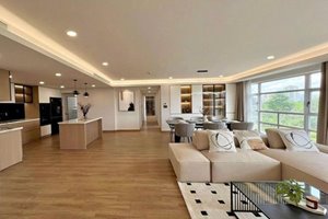 Luxury 3 bedroom apartment for sale at Happy Valley with Crescent Mall view