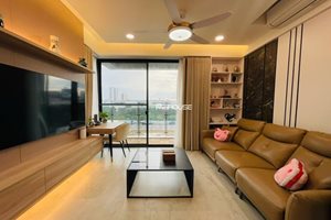 Open view 2 bedroom apartment for sale in Cardinal Court with luxurious furniture