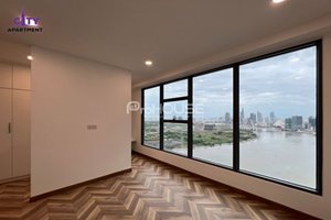 Direct river view apartment for sale in Sunwah Pearl with 3 bedrooms