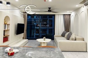 FOR LEASE – Elegant Cardinal Court Apartment | 3 Bedrooms | Fully Furnished