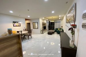 Big size 3 bedroom in Midtown for rent located on high floor with river view