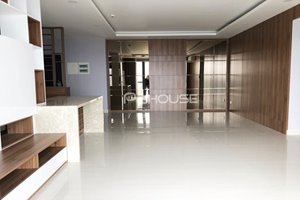 Unfurnished and high floor apartment for rent in Riverpark Premier, beautiful view