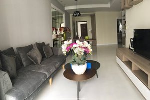 Modern apartment for rent in Scenic Valley 1 with quiet view and nice layout