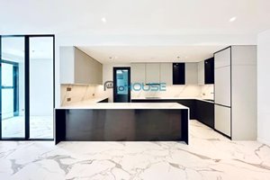 2BR+1 apartment for rent in The Crest with nice layout and open view