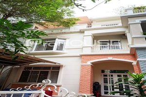Low rent 3 bedroom townhouse for rent in My Giang Phu My Hung center