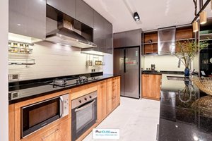 Luxury 3 bedroom apartment for rent in Midtown with nice furniture
