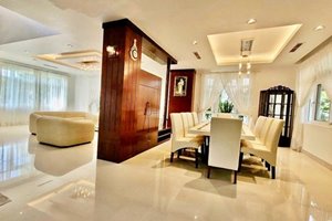 Big villa for rent in Phu Gia compound of Phu My Hung - nice decoration - large garden