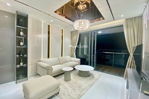 Spacious 2 bedrooms apartment for sale in Sunwah Pearl with magnificent view