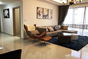 Luxury 3 bedroom apartment for rent in Riverpark Premier with swimming pool view